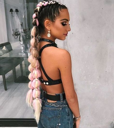 Get the best festival inspiration over at RaveHackers.com Edc Hairstyles Braids, Rave Braids Festival Hair, Festival Hair Braids, Braids Pink, Rave Hairstyles, Festival Braid, Rave Braids, Music Festival Hair, Kanekalon Braids