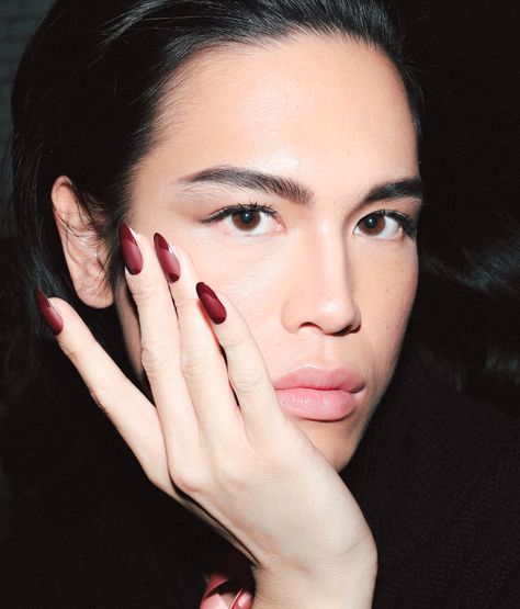 NYFW Nail Art Trend: Matte-Gloss Red French Nails Nyfw Nails, Red French Manicure, Red Matte Nails, White Gel Nails, Metallic Nail Polish, Long Press On Nails, Nail Looks, Fall Nail Trends, Red French