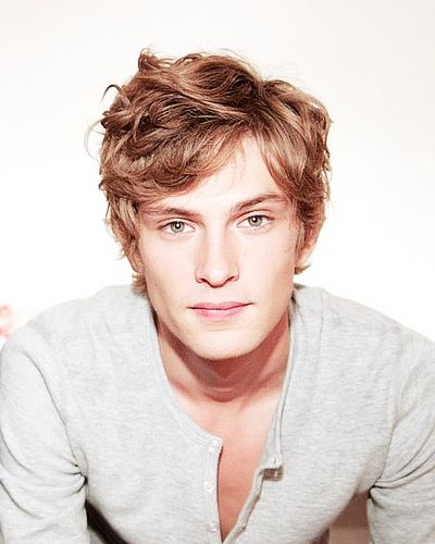 Mathias Lauridsen Model Face Claims, Mathias Lauridsen, Silver Hair Dye, Perfect Model, Girls Series, Blonde Guys, Model Face, Male Face, Face Claims