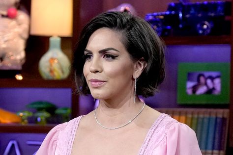 Katie Vanderpump Rules Hair, Katie Maloney Hair Bob, Katie Maloney Hair Short, Katie Maloney Style, Katie Maloney Hair, Katie Maloney, Ladies Trouser Suits, New Hair Look, Outerwear Trends