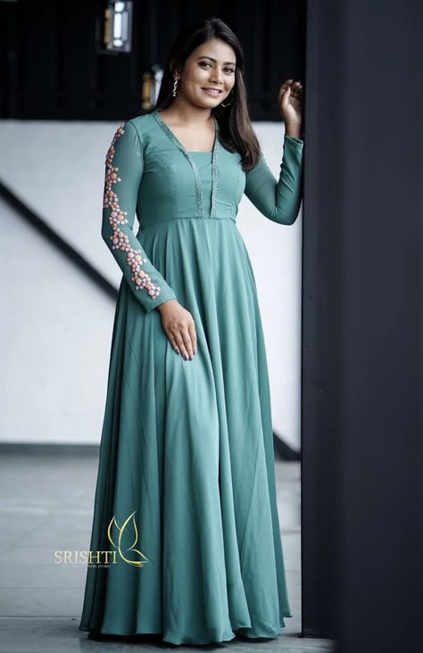 Kurti Fashion Latest, Churidar Models New Party Wear, Latest Churidar Models For Party, New Model Long Frocks For Women, Latest Saree Gown Designs, Long Frock Models, Long Frocks For Women, Designer Frocks, Diy Maxi Dress