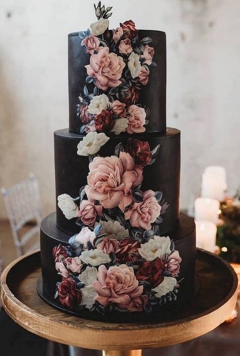 Black moody modern wedding cake with blush and burgundy floral pattern Moody Wedding Decor, Green Wedding Cake, Cake With Flowers, Pretty Wedding Cakes, Black Cake, Black Wedding Cakes, Dark Wedding, Fall Wedding Cakes, Cake Trends