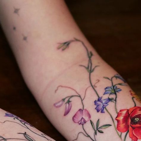 alida_artist on Instagram: "Flower veins
Thank you Katie 💐" Tattoos And Piercings, I Tattoo, Piercings, Thank You, Tattoos, Flowers, Floral, On Instagram, Instagram