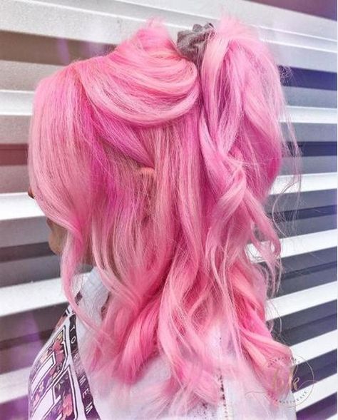 Bubblegum Pink Hair, Long Pink Hair, Good Dye Young, Fall Winter Hair Color, Cotton Candy Hair, Light Pink Hair, Vivid Hair Color, Bold Hair Color, Pastel Pink Hair