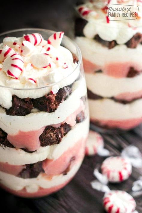 Peppermint Brownie Parfaits are layers of brownie, peppermint white chocolate pudding, and fresh whipped cream. A rich, creamy, melt-in-your-mouth dessert! #peppermint #brownie #parfaits #dessert #pudding #whitechocolate #chocolate #whippedcream #FavoriteFamilyRecipes #favfamilyrecipes #FavoriteRecipes #FamilyRecipes #recipes #recipe #food #cooking #HomeMade #RecipeIdeas Parfait Ideas, Special Cheesecake, Refrigerator Desserts, Luscious Recipes, White Chocolate Pudding, Peppermint Brownie, Peppermint White Chocolate, Brownie Badges, Fresh Whipped Cream