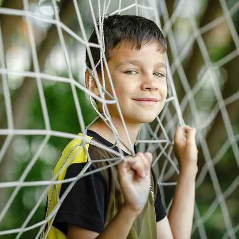 Soccer Sports Photography, Soccer Photoshoot Ideas Kids, Kids Soccer Pictures, Youth Soccer Pictures, Soccer Photoshoot Ideas, Athlete Photoshoot, Soccer Photoshoot, Soccer Photography Poses, Soccer Team Photos