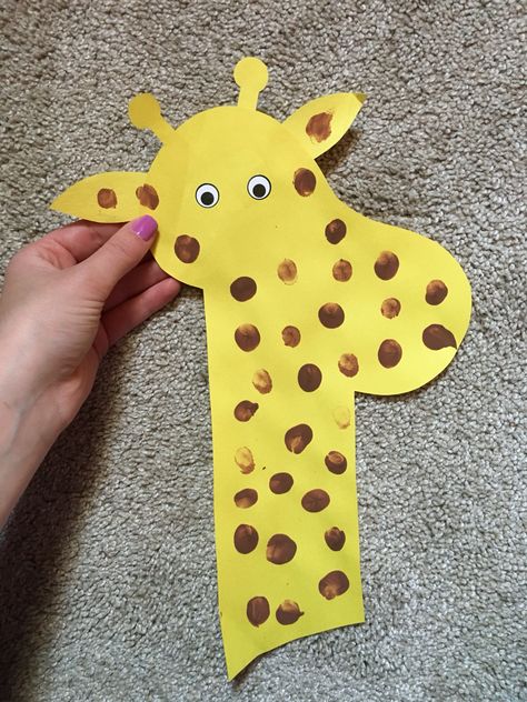 Preschool Art - Zoo theme! Make brown spots on the giraffe with fingerprints Fingerprint Giraffe, Make Brown, Zoo Theme, How To Make Brown, The Giraffe, Brown Spots, Preschool Art, Preschool Learning, Art Stuff