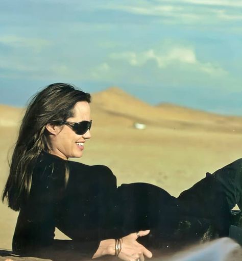 Angelina Jolie Pregnant, Millennial Nostalgia, Angelina Jolie Maleficent, Mr And Mrs Smith, Gigi Style, Pregnant Celebrities, Maleficent, Baby Photo, Beautiful Soul