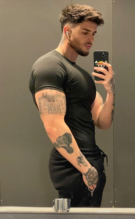 Side Slope Haircut Men, Aesthetic Beard Man, Hot Guy With Tattoos, Hot Biker Guys With Tattoos, Beard And Hairstyle For Men, Men Hair Fade, Mens Blonde Highlights On Dark Hair, Mens Selfie Poses, Gym Mirror Selfie Men