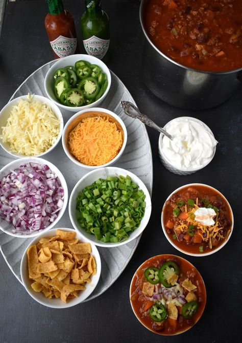 Chili Board, Chili Bar Party, Spicy Turkey Chili, Chili Party, Bonfire Birthday, Soup Bar, Party Food Bars, Spicy Turkey, Chili Bar