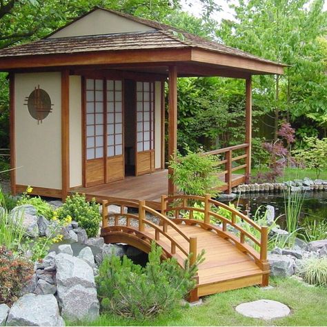 Bridge Garden Ideas, Bridge Garden, Tea House Design, Japanese Gardens Design Ideas, Pond Bridge, Small Japanese Garden, Japanese Style Garden, Japanese Garden Landscape, Japanese Tea House