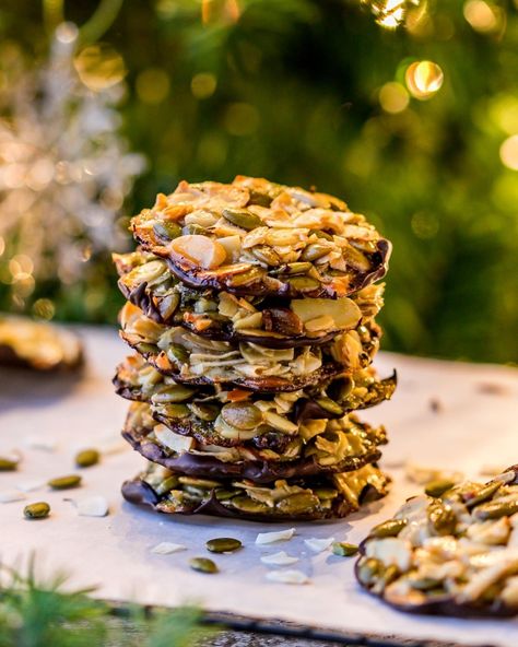 Crunchy Almond Seed Chocolate Cookies (Gluten-free, Paleo, Vegan Option) - Nutriholist Pumpkin Chip Cookies, Ozempic Diet, Pumpkin Chip, Seed Cookies, Mozzarella Pasta, Almond Seed, Raw Pumpkin Seeds, Paleo Cookies, Yummy Healthy Snacks