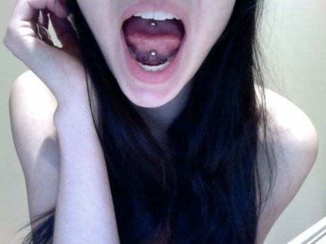 (99+) jas on Tumblr Cool Piercings, Cute Piercings, Tongue Piercing, Tongue Rings, Body Modifications, Piercing Tattoo, Body Mods, Tragus, Piercing Jewelry