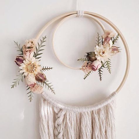 Atrapasueños Diy, Boho Dreamcatcher, Yarn Wall Art, Boho Fashion Bohemian, Dream Catcher Diy, Dream Catcher Boho, Boho Wall Hanging, Mural Floral, Yarn Diy