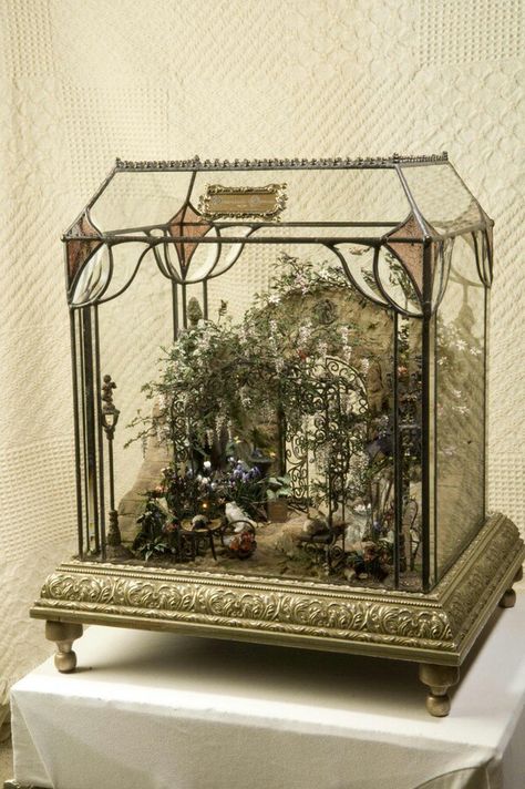 This one is real good Wardian Case, Faeries Gardens, Garden Terrarium, Miniature Rooms, Terraria, Glass Terrarium, Miniature Houses, Miniature Fairy, Room Box