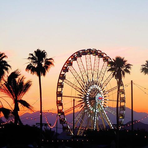 There's something about those Coachella sunsets Coachella Decorations, Camping Coachella, Coachella Photography, Hairstyles Coachella, Coachella Camping, Makeup Coachella, Coachella Hairstyles, Coachella Aesthetic, Moda Coachella