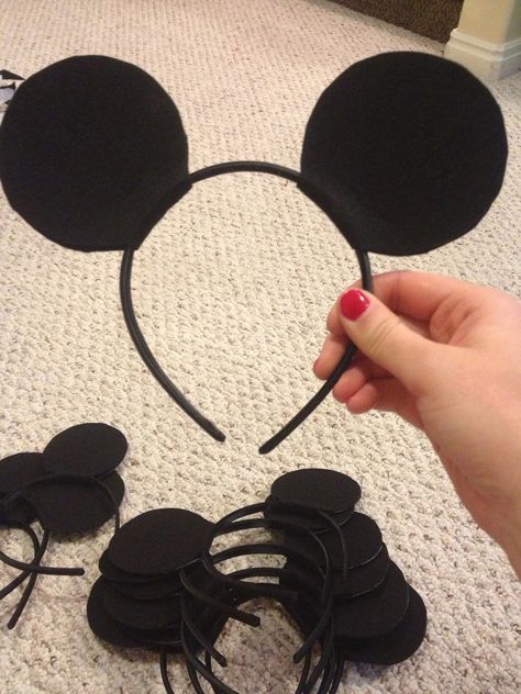 Ears Tutorial, Minnie Mouse Ears Diy, Mickey Mouse Birthday Theme, Mickey Mouse Headband, Mickey First Birthday, Minnie Mouse Birthday Party Decorations, Mickey Mouse Themed Birthday Party, Mickey Mouse Clubhouse Birthday Party, Minnie Mouse Headband