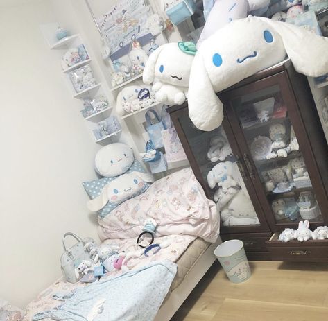 Cinnamon Roll Sanrio Room Ideas, Cinnamon Roll Room, Cinnamon Roll Sanrio Bedroom, Cinnamon Roll Bedroom, Cinnamon Roll Room Sanrio, Bedroom Ideas Cinnamoroll, Cinnamonroll Sanrio Bedroom, Aesthetic Room Cinnamoroll, Cinnamonroll Aesthetic