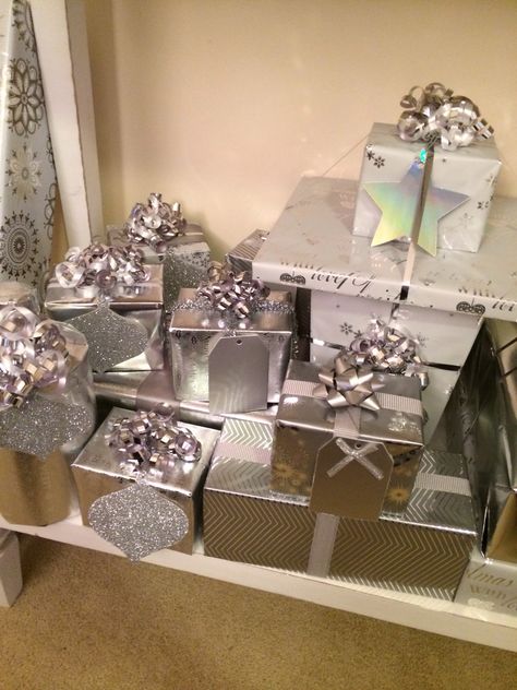 Presents | by Alex Cole Christmas Gifts Aesthetic, Packages Ideas, Gifts Aesthetic, Girly Tingz, Elegant Gift Wrapping, Lush Bath, 25 Days Of Christmas, New Camera, Christmas Themes Decorations