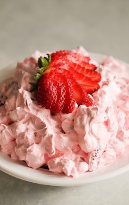 5 Minute Fluffy Yogurt Fruit Salad / Six Sisters' Stuff | Six Sisters' Stuff Yogurt Fruit Salad, Fruit Salad With Yogurt, Yogurt And Fruit, Strawberry Fluff, Creamy Fruit Salads, Whipped Yogurt, Pistachio Salad, Yogurt Dessert, Raspberry Yogurt