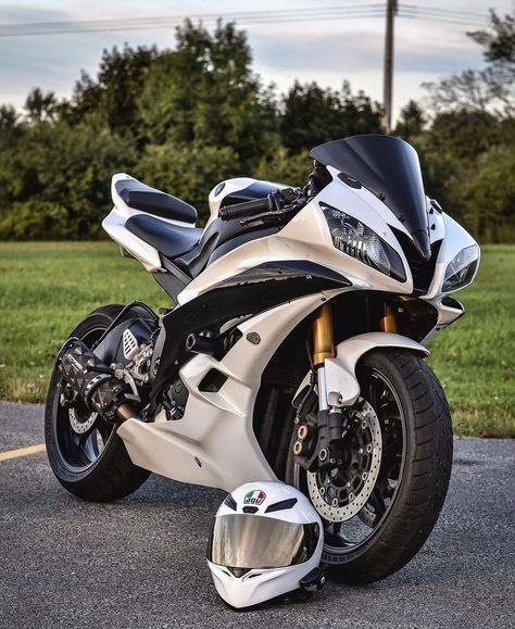 Yamaha R6 Wallpapers Hd Wallpaper, Yamaha R6 Black, Wallpaper Motorcycle, Monster Bike, Cool Motorcycle Helmets, White Motorcycle, Baby Bike, Motorcycle Aesthetic, Biker Aesthetic