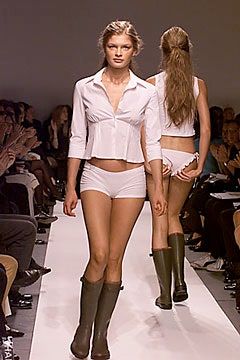 Mode Rihanna, 90s Runway Fashion, Lorenzo Serafini, Runway Collection, Fashion Killa, New Yorker, 90s Fashion, Look Fashion, High Boots