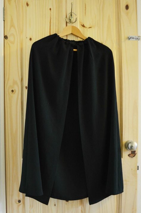 Diy Cape For Women, Worst Witch Costume, Bad Witch Costume, Witch Cape, Downtown Dress, Witch Costume Diy, Halloween Costume Inspiration, Worst Witch, Diy Cape