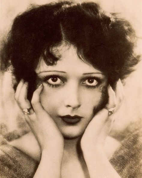 🖤1920’s Clara bow hollywood actress 🖤 🗝 _ _ _ _ _ #Etsy #etsyshop #vintage #1920sfashion #1920s #1920shair #1920smakeup #1920sstyle #oldhollywood #oldhollywoodglam #oldhollywoodstars #oldhollywoodactress #oldhollywoodhair #oldhollywoodstyle #oldhollywoodstars #vintageactress #vintagehollywood #vintagegirl #vintagegirls #vintageinspo #vintageinspiration #vintageinspired #vintageinspiredfashion #oldpictures #antiquepicture #vintagephotography #vintagephotos #vintagephotograph #fashionvintage #... Vintage Glam Makeup, Vintage Makeup 1920s, Flapper Aesthetic, 1920 Aesthetic, 1920 Makeup, 20s Aesthetic, 1920s Aesthetic, 1920s Makeup, Old Hollywood Hair