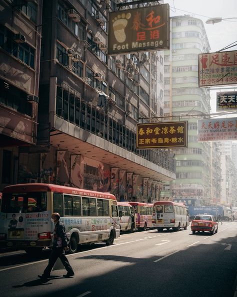 Hong Kong mornings . . . #photography #photographer #photos #travelphotography #travel #travelgram #trip #HongKong #awesomehongkong #streetphotography #street #streetphotographer #city #city_features #city_captures #china #hongkongphotography #street_minute #streets_vision #cinematic #cinematography #dailytones #street_focus_on #streetmoment #sonyalpha #theglobalphotographycommunity #hongkonginsta #hkig #citykillerz #cityscape _________ @hongkong @awesomehongkong @streetminute @streetmoment @... Hong Kong Cityscape, Old Hong Kong Aesthetic, Chinese Culture Art, 1990s Aesthetic, Hong Kong Street, City Photography, Chinese Culture, Visual Design, Art Project