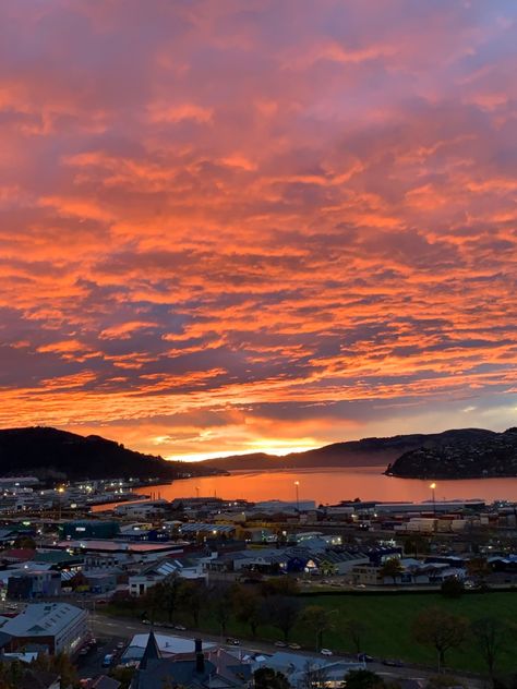 City Sunrise, Nelson New Zealand, Ur Mum, Dunedin New Zealand, New Zealand Travel, Beautiful Sunrise, April 2024, Solar Eclipse, Pretty Places