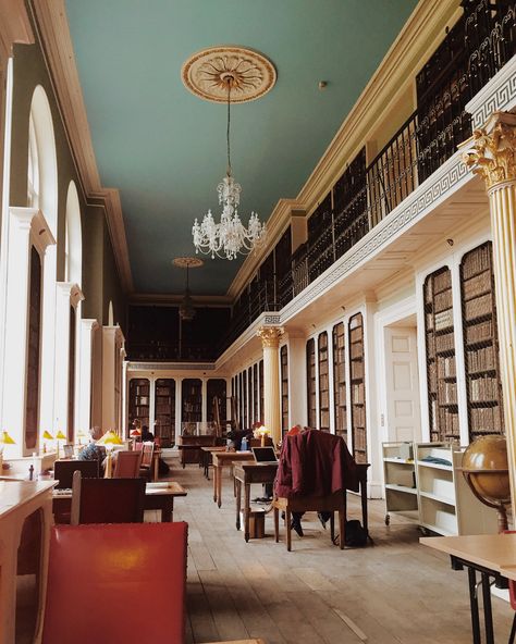 The library at Worcester College, Oxford Oxford Library Aesthetic, Research Library, Oxford University Dorms, Study Inspo Aesthetic, Balliol College Oxford, Oxford University Library, New College Oxford, Oxford Library, Hogwarts Library