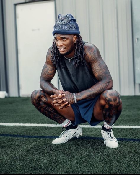 Nfl Players Tattoos, Nfl Player Tattoos, Ja Morant Style, Guys Grooming, Dallas Cowboys Players, Dallas Cowboys Football Team, Nfl Outfits, Nfl Photos, Odell Beckham Jr