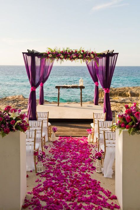 Gorgeous wedding aisle decor - Manuela Stefan Photography Elegant Vibes, Beach Wedding Aisles, Wedding Aisle Decor, Wedding Setup, Beach Wedding Reception, Wedding Aisle Decorations, Wedding Beach Ceremony, Destination Wedding Inspiration, Beach Ceremony