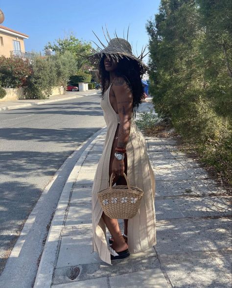 Greece Vacation Outfit, Beach Bday, Feminine Black Women, Vacay Mood, Greece Outfit, Girly Fits, Cute Vacation Outfits, Island Outfit, Pool Fashion