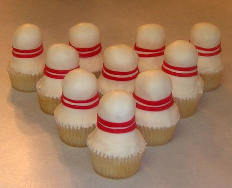 Bowling Pin Cupcakes Bowling Party Cupcakes, Bowling Cupcakes, Crazy Cupcakes, Diy Bowling, Star Wars Cupcakes, Cupcake Cones, Party Cupcakes, Monster Cake, Bowling Party