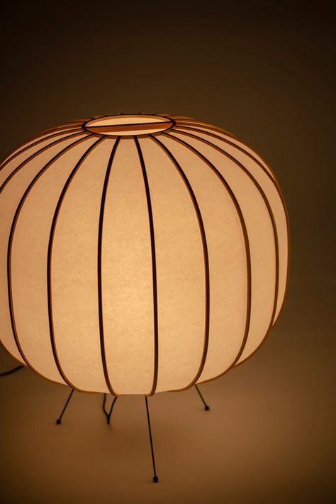 Bombori handmade washi paper lamp by Time & Style for Boffi De Padova Washi Paper Lamp, How To Make Paper Lamp, Paper Lanterns Bedroom, Paper Lamp Diy, Nordic Lamps, Mansion Hotel, Paper Lamps, Japanese Lamp, Japanese Paper Lanterns