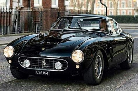 1962 Ferrari 250 GT SWB (Short Wheel Base). Wallpaper Hippie, F12 Berlinetta, Bmw Classic Cars, Auto Retro, Car Wheels Rims, Ford Galaxie, Classic Sports Cars, Ferrari Car, Classy Cars