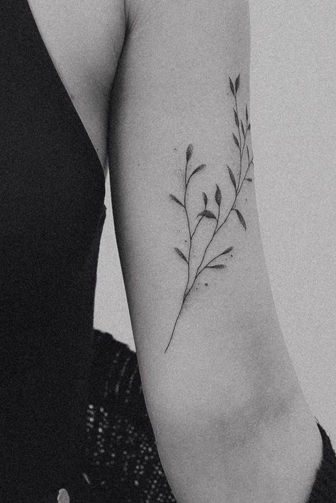 Flower tattoo #sunflowertattoos #tattooforwomen Delicate Flower Vine Tattoo, Simple Floral Tattoos For Women, Delicate Upper Arm Tattoos For Women, Back Of Arm Tattoos For Women Upper, Floral Simple Tattoo, Back Upper Arm Tattoos For Women, Upper Arm Small Tattoo, Upper Back Arm Tattoo, Upper Arm Vine Tattoo