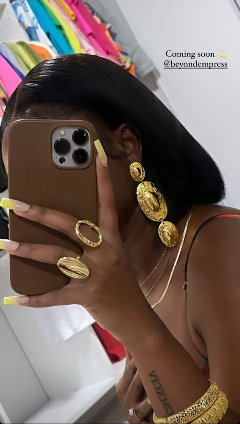 Chev B, Women With Jewelry, Dope Jewelry Accessories, Luxe Jewelry, Black Femininity, Jewelry Accessories Ideas, Dope Jewelry, Jewelry Fashion Trends, Classy Jewelry