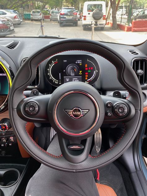 Mini Clubman Jcw, Mini Cooper Aesthetic, Vvs Laxman, Mini Cooper Wallpaper, Suv Luxury, Mini Crossover, Car Drives, Mini Cooper Classic, Mini Cooper Clubman