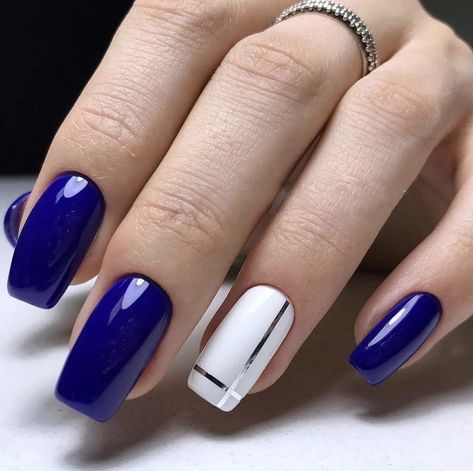 Blue And White Nail, French Manicure Short Nails, Unghie Sfumate, Nagellack Trends, Nail Art Pictures, Square Nail Designs, Short Square Nails, Her Nails, Pretty Nail Art Designs