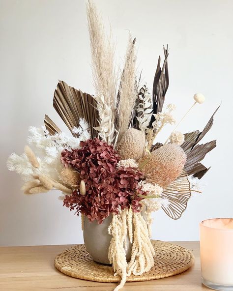 Moments & Memories on Instagram: “Rich rustic Boho #driedflowers #everlasting #everlastingflowers #driedflowersmelbourne #melbourneflorists #florists #driedblooms…” Dried Flower Arrangements Vase, Boho Dried Flower Arrangements, Flower Arrangements Vase, Diy Dried Flower Arrangement, Dried Arrangements, Floristry Design, Valentine Bouquet, Modern Flowers, Event Stylist