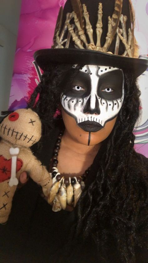 Marie Laveau Halloween Costume, Voodoo King Makeup, Voodoo Skull Makeup, Voodoo Witch Costume Halloween Makeup, Voodoo Doctor Makeup, Witch Doctor Makeup Men, Voodoo Face Paint, Witch Doctor Makeup Female, Voodoo Witch Doctor Makeup