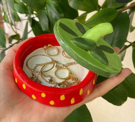 Clay Ring Trays, Clay Things Aesthetic, Cute Pinch Pot Ideas Easy, Spring Clay Ideas, Diy Clay Ideas Aesthetic, Airdryclay Ideas Decor, Nature Pottery Ideas, Clay Ideas Tray, Ideas To Do With Clay