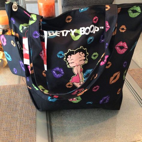 Tote Bag Ideas, Y2k Tote Bag, Betty Boop Black, Colorful Lips, Betty Boop Purses, Custom Purses, Daisy Wallpaper, Pony Bead Patterns, Cute Sleepwear