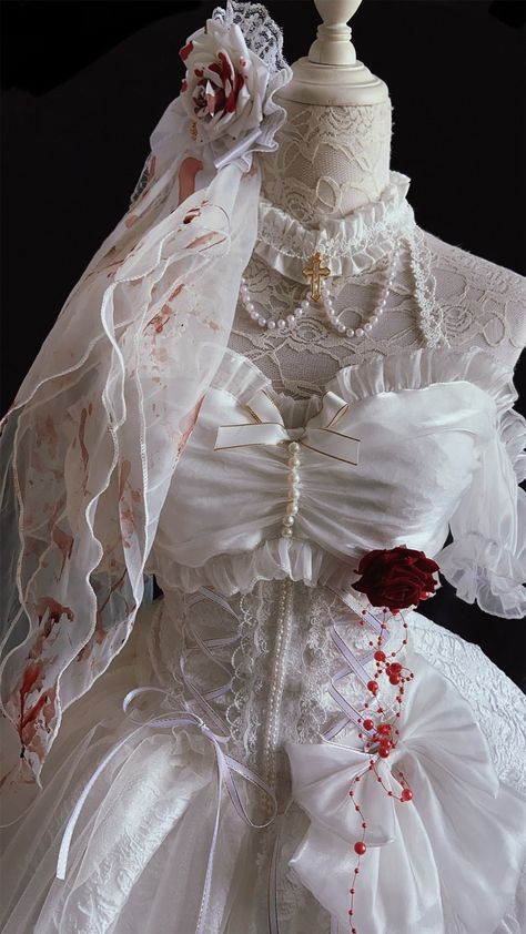 Draculas Bride Costume, Zombie Bride Dress, Goth Bride White Dress, Horror Wedding Dress, Vampire Princess Costume, Vampire Bride Aesthetic, Goth Bride Costume, Romantic Goth Wedding Dress, Blood Wedding Dress