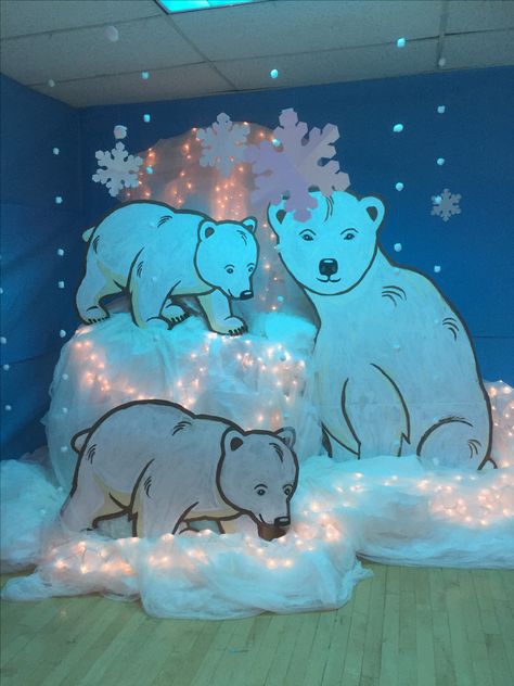 Ice Age Classroom Decoration, Winter School Festival Ideas, Arctic Decorations Classroom, Penguin Trunk Or Treat, Arctic Theme Classroom, Arctic Classroom Decor, Winter Wonderland Office Decorations Diy, Winter Wonderland Elementary School, Winter Wonderland Parade Float Ideas