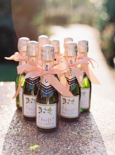 8 Adorable Wedding Favor Ideas | Favors: Paper + More #bridesofok #wedding #favors Champagne Wedding Favors, Peach Wedding Decorations, Champagne Favors, Wedding Favors And Gifts, Mini Champagne Bottles, Champagne Party, Wedding Bottles, Oahu Wedding, Mini Champagne