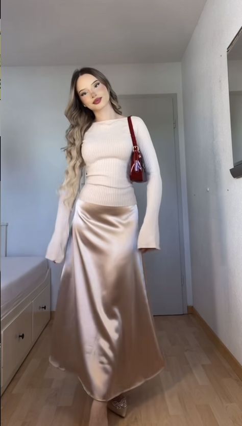 Professional Outfits Modest, Modest Elegant Outfits Summer, Maxi Skirt And Sweater Outfit Fall, Autumn Feminine Outfits, Skirt Outfits Old Money, Modest Outfits Jewish, Long Skirts With Sweaters Outfit, Modest Fancy Outfits, Best Outfits For Short Women