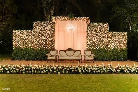 Reception Stage Decor Open Lawn, Indian Engagement Decorations Outdoor, Wedding Reception Stage Decorations Backdrops Outdoor, Pakistani Engagement Decor, Varmala Decoration, Reception Stage Decor Simple, Stage Decorations Event Backdrops, Sangeet Backdrop Stage Decorations, Reception Stage Decoration Outdoor